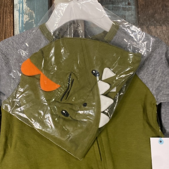 Robeez Dino 🦖 onsie with rollable feet and hands - Picture 7 of 16